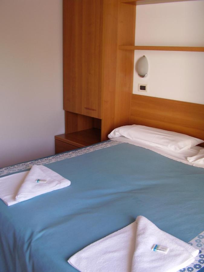 Hotel La Romantica Manerba del Garda Exteriör bild