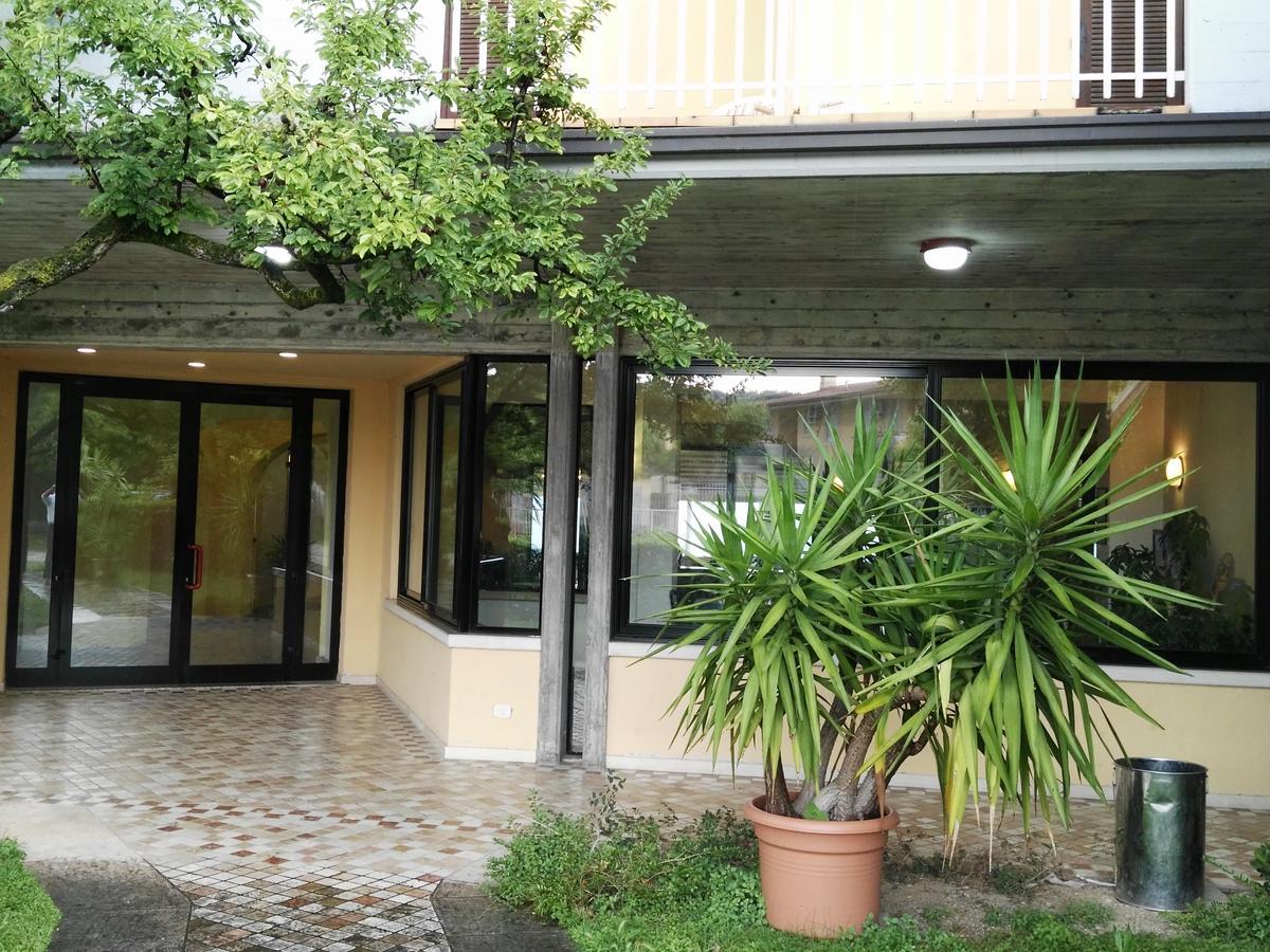 Hotel La Romantica Manerba del Garda Exteriör bild